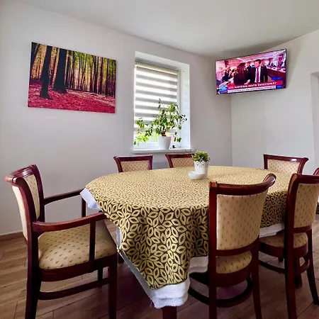 Dom Nad Jeziorami Apartment *