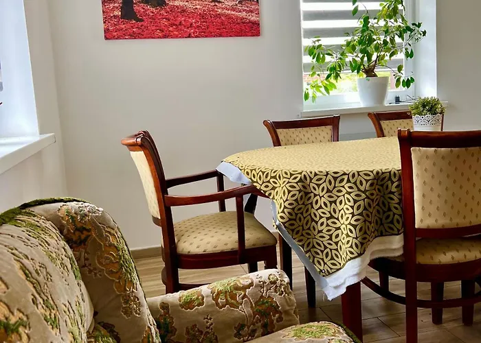 Dom Nad Jeziorami * Lubowo (Szczecinek)